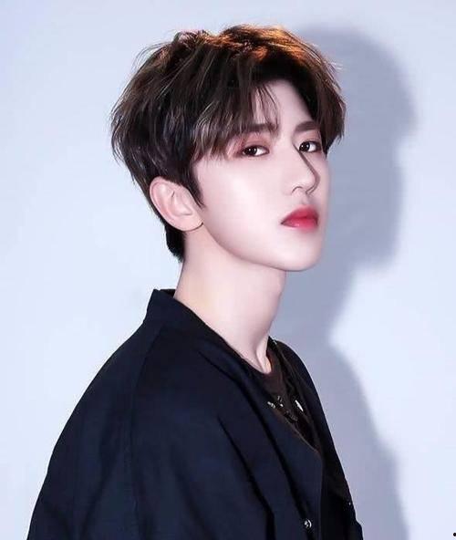 娱乐吃瓜君范丞丞蔡徐坤,娱乐圈的“吃瓜”风云